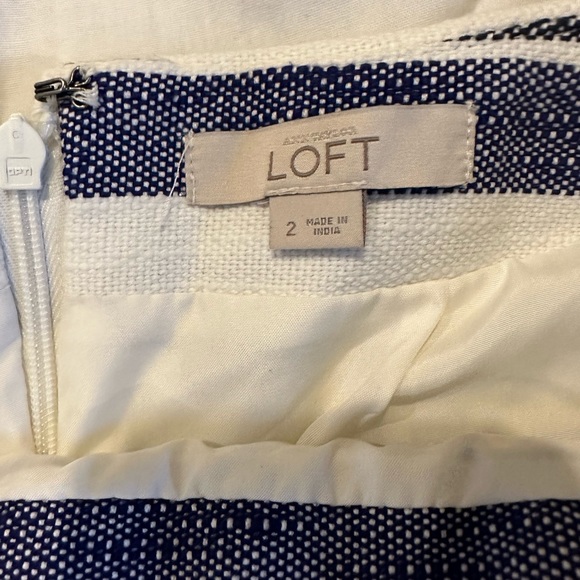🔥 Loft Cream & Blue Striped Skirt - 2 - Picture 5 of 6